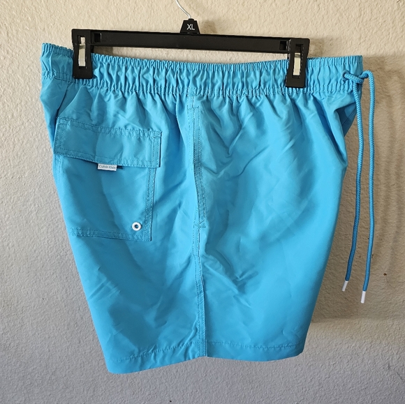 Short - Picture 2 of 4